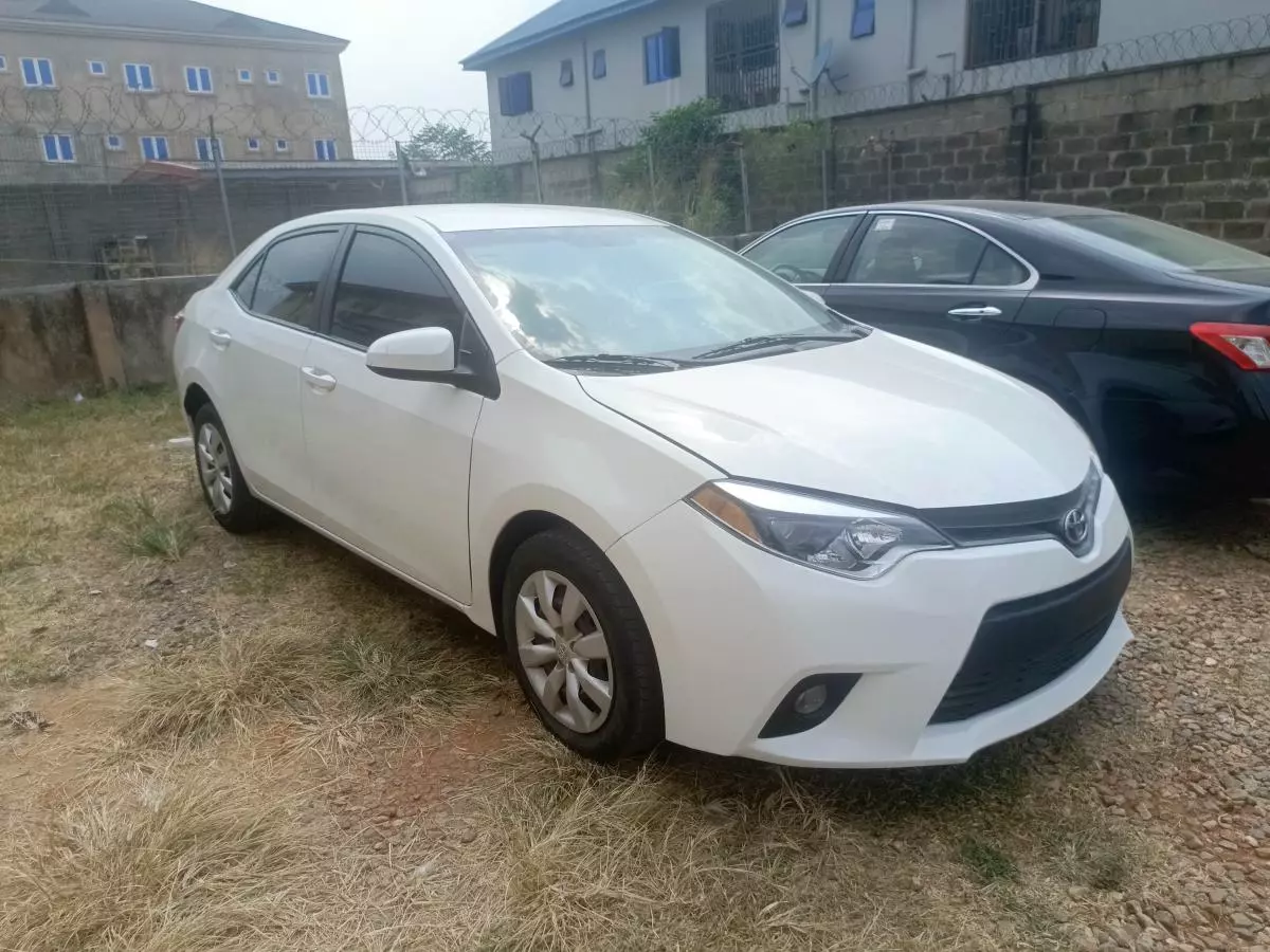 Toyota Corolla   - 2015