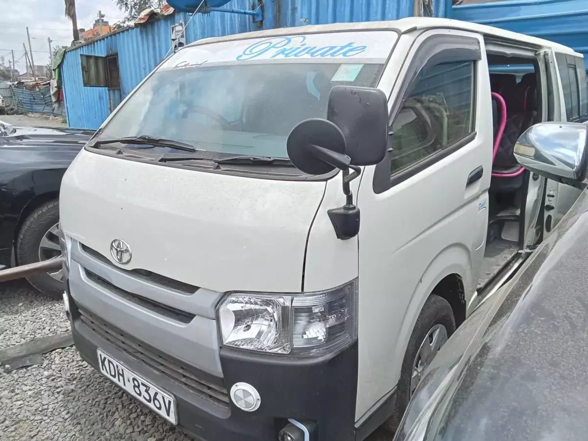 Toyota Hiace   - 2018