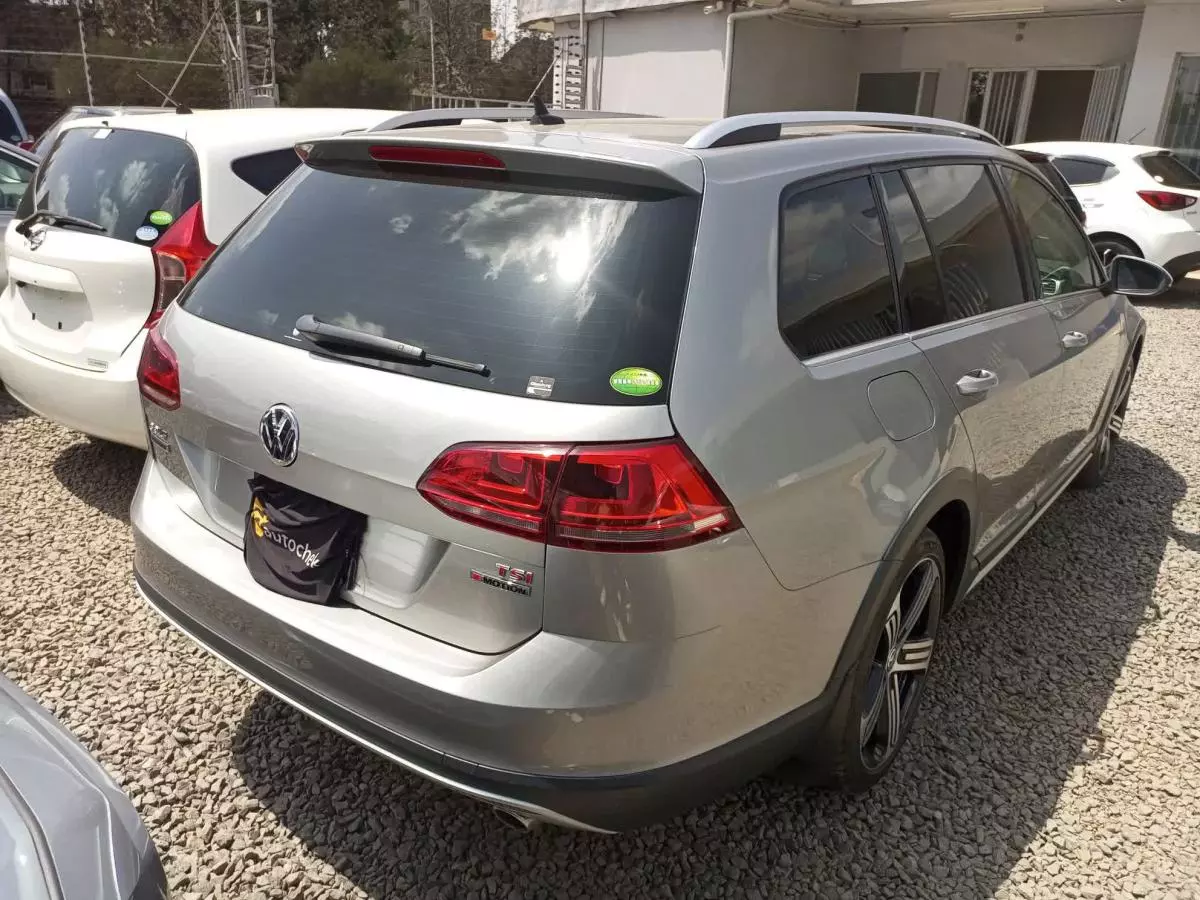 Volkswagen Golf - 2015