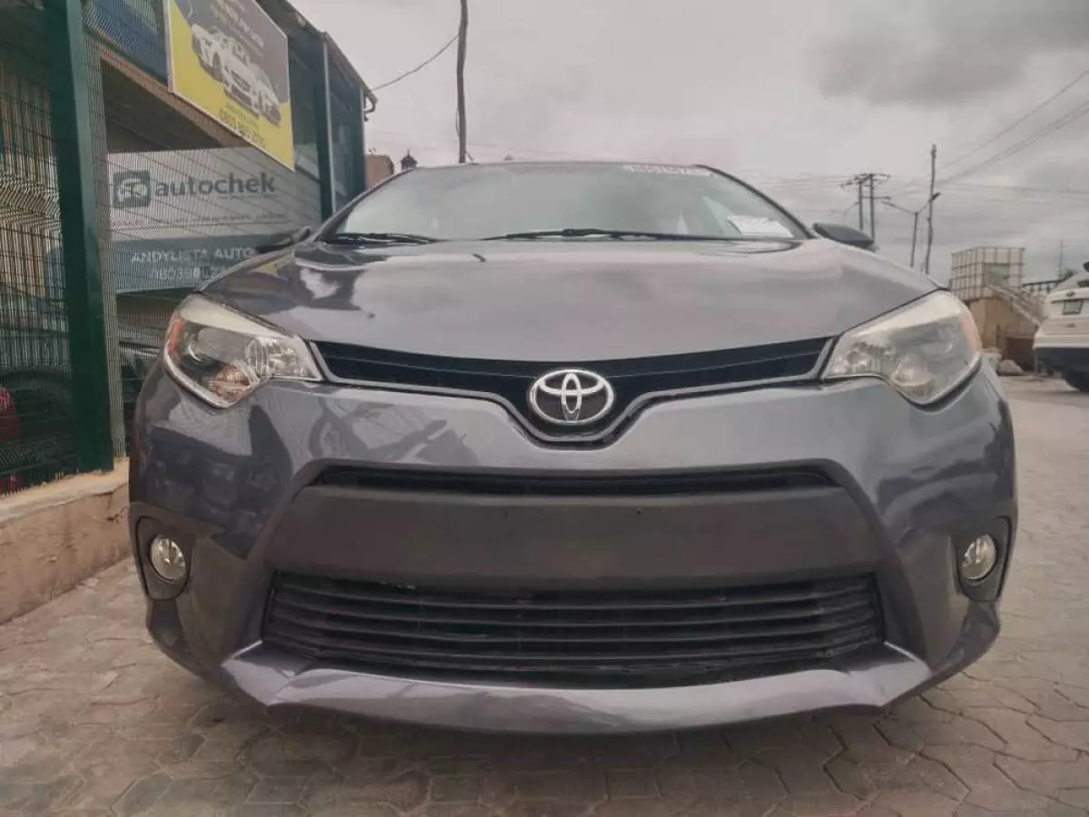 Toyota Corolla   - 2015