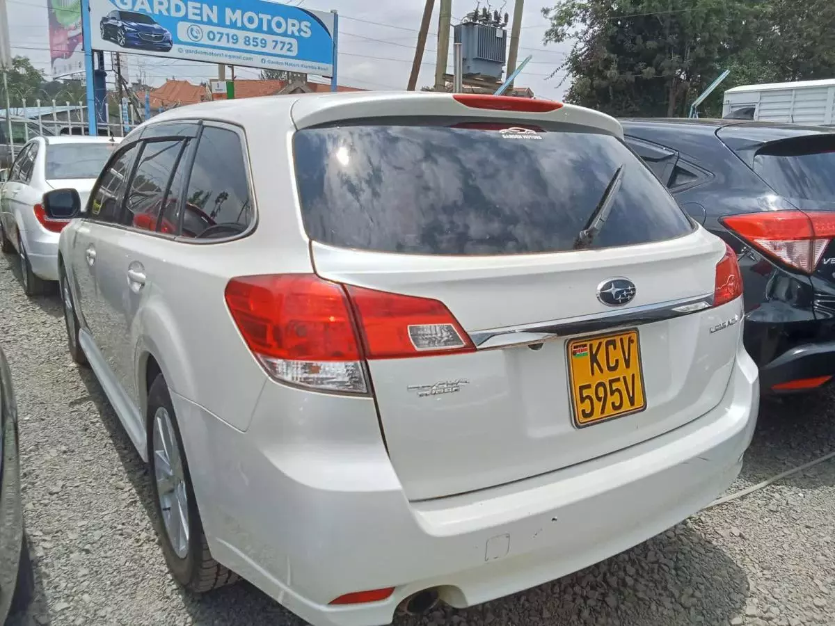 Subaru Legacy   - 2012