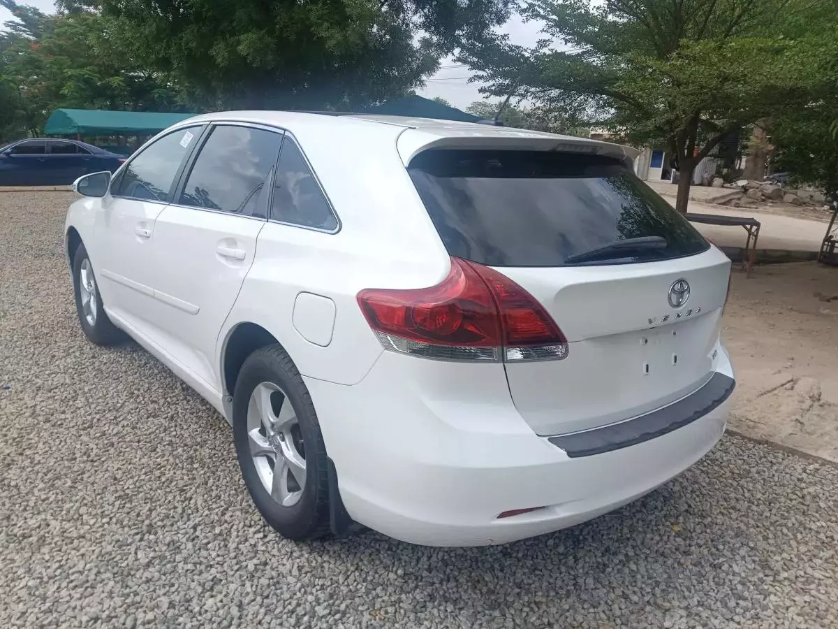 Toyota Venza   - 2014