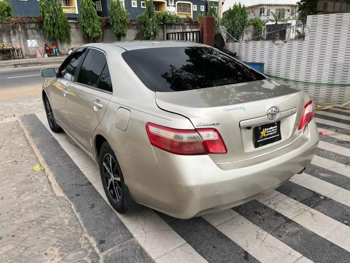 Toyota Camry   - 2008