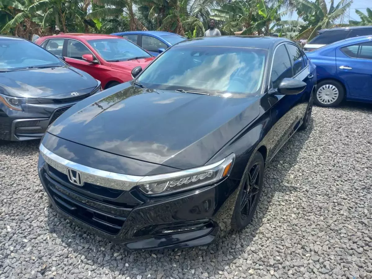 Honda Accord   - 2019