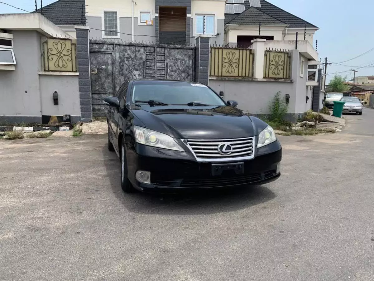 Lexus ES 350   - 2011