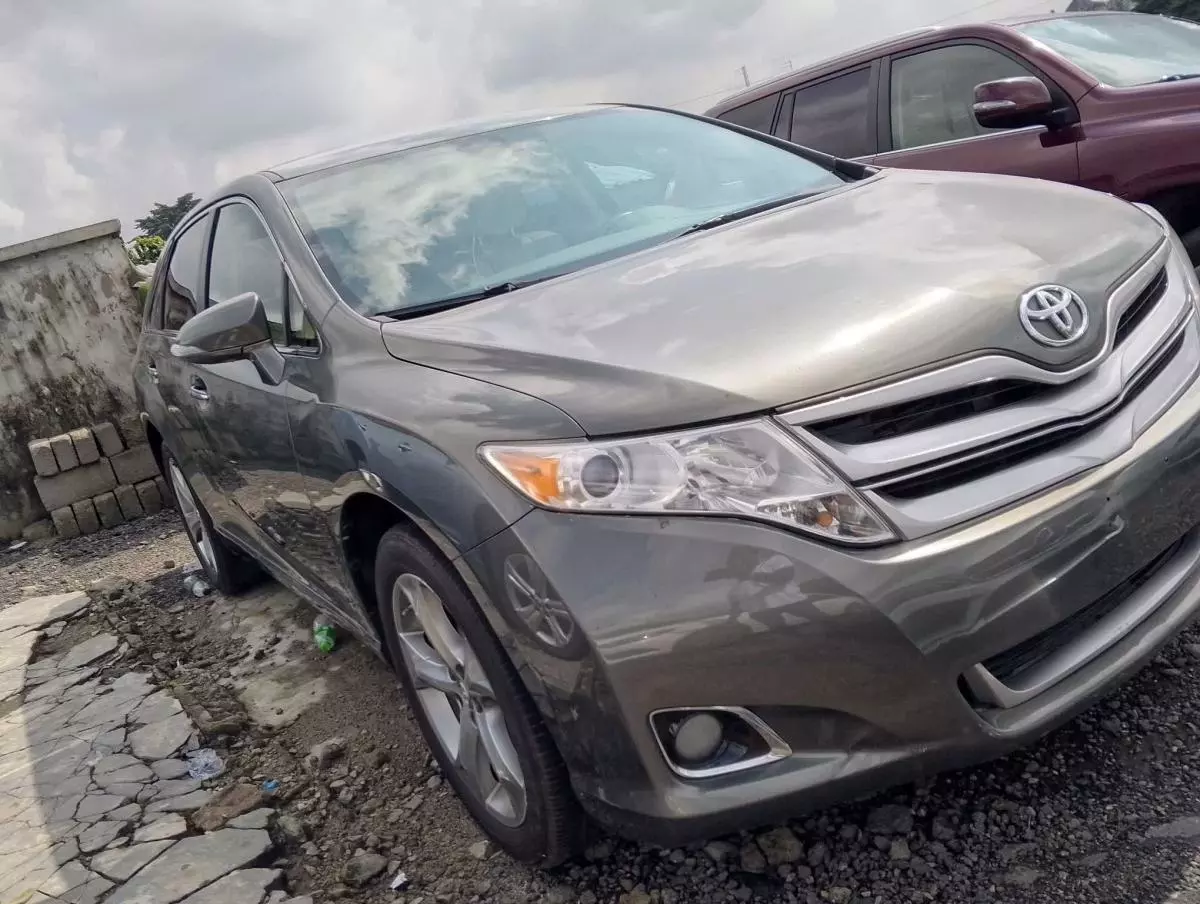 Toyota Venza   - 2013