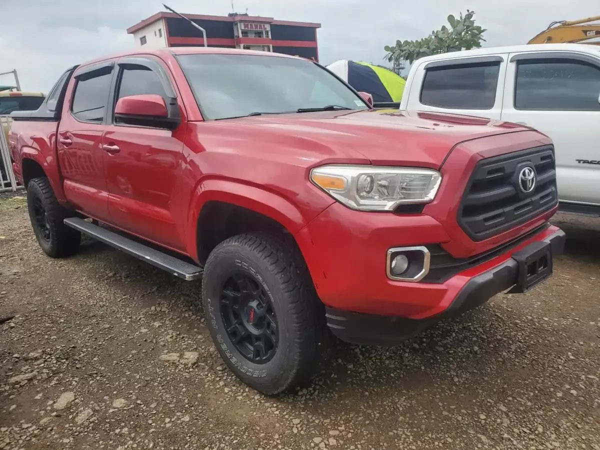 Toyota Tacoma   - 2017