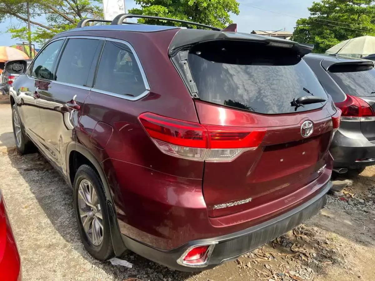 Toyota Highlander   - 2014