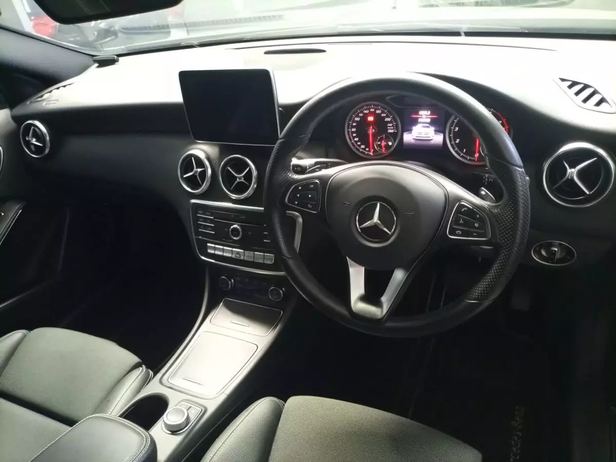 Mercedes-Benz A 180 - 2016