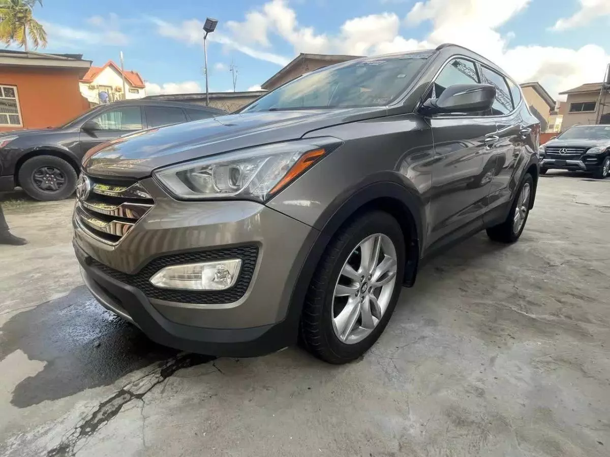 Hyundai Santa Fe   - 2014