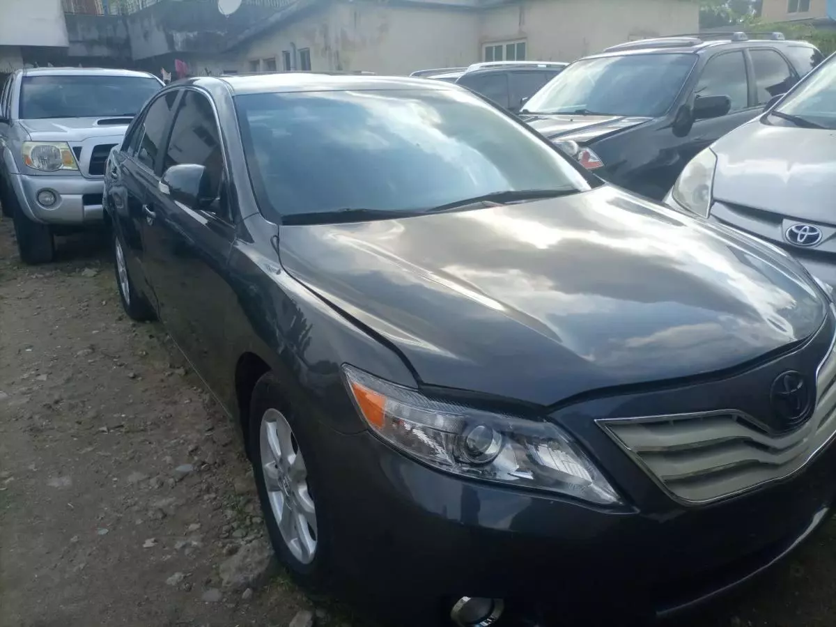 Toyota Camry - 2011