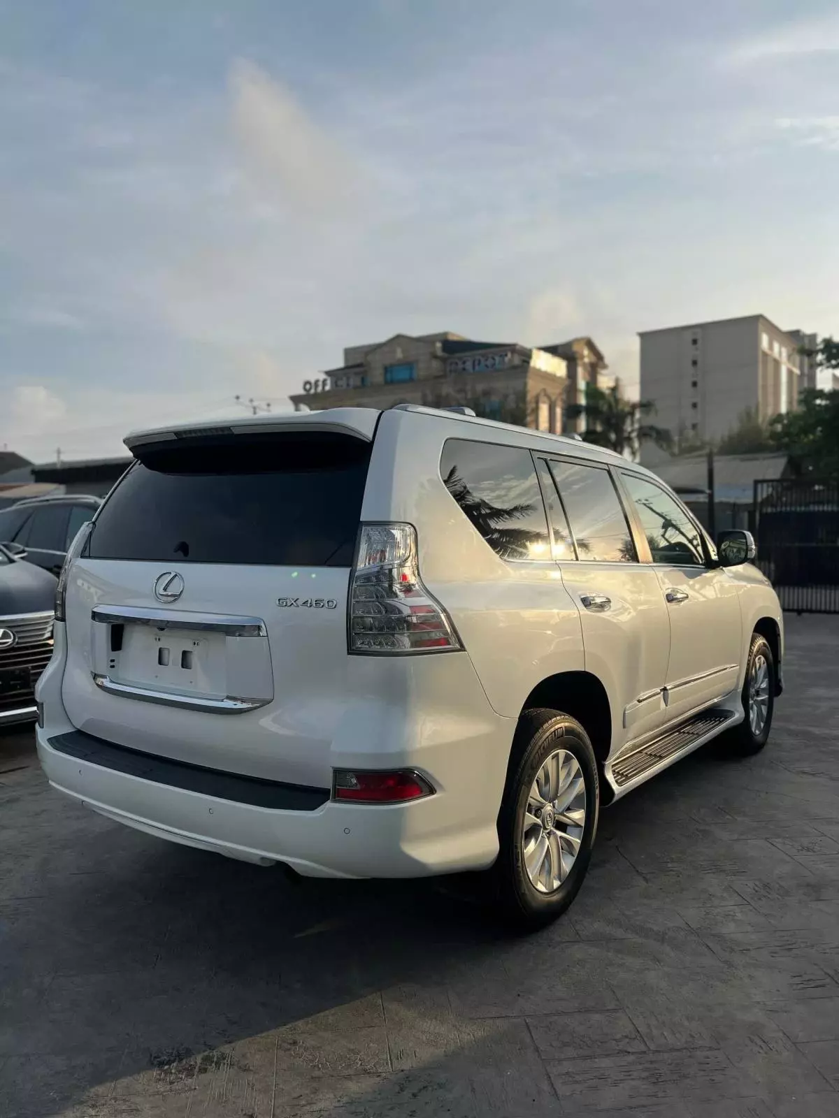 Lexus GX 460   - 2014