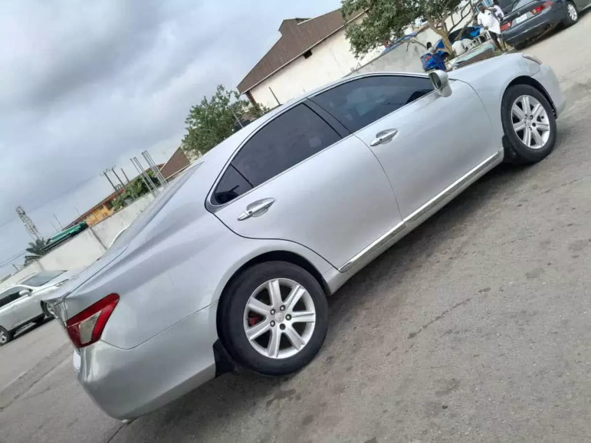 Lexus ES 350   - 2009