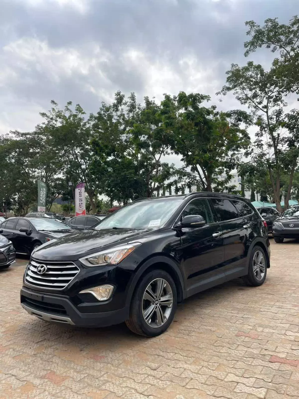 Hyundai Santa Fe   - 2015