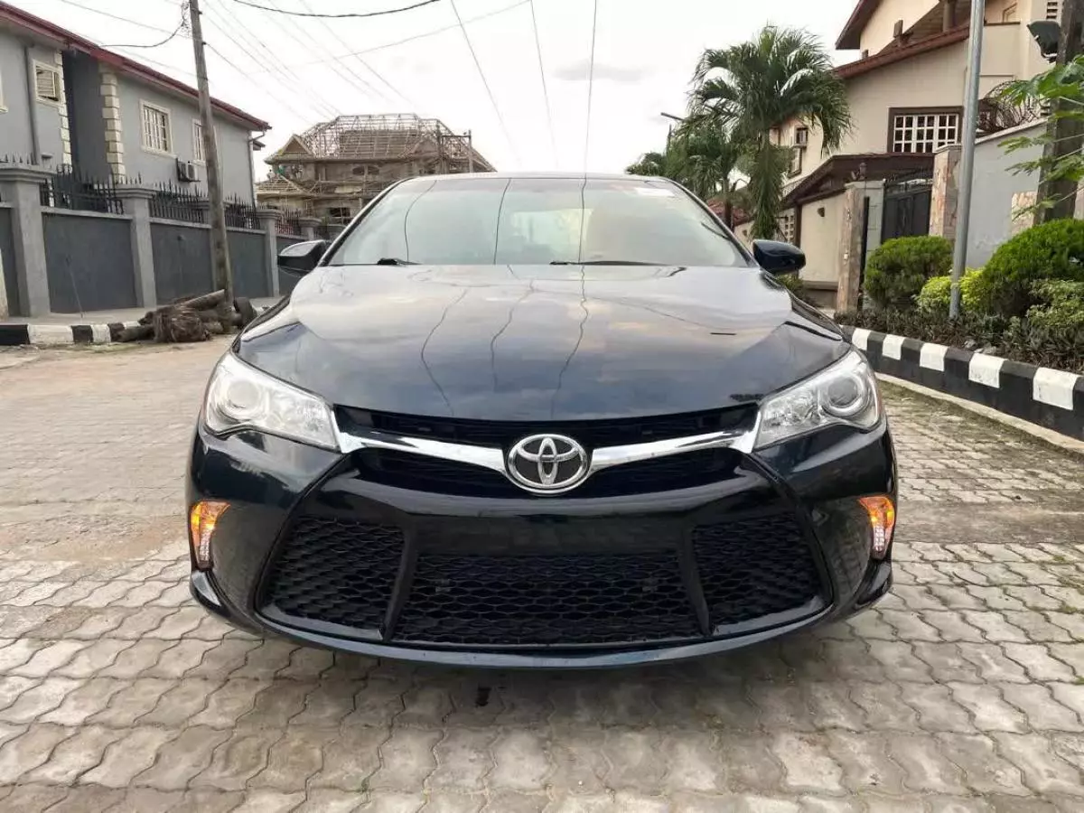 Toyota Camry   - 2015