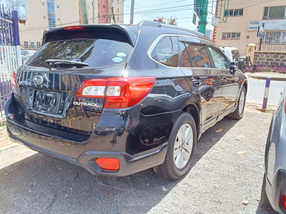 Subaru Outback   - 2015