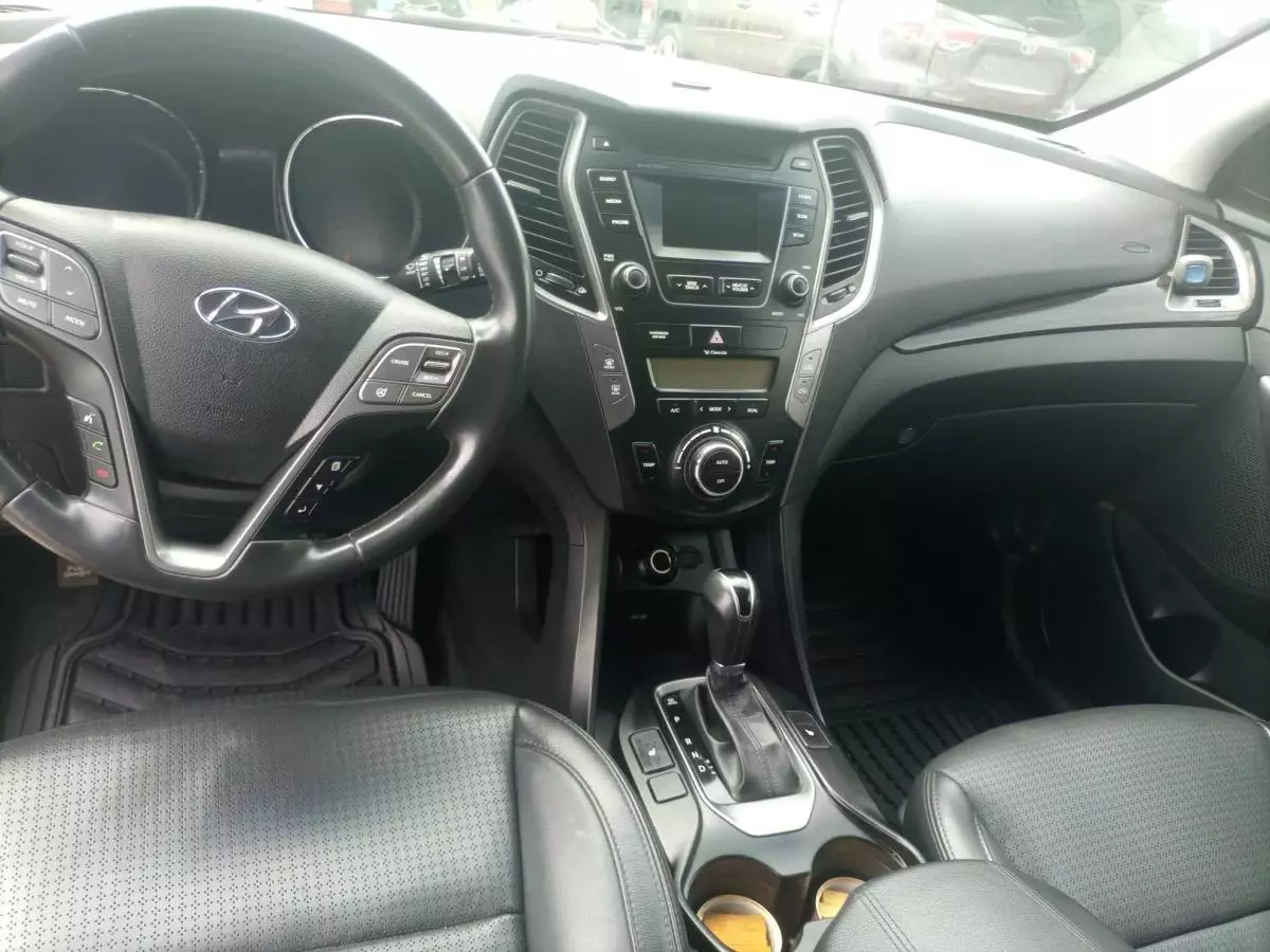 Hyundai Santa Fe   - 2013