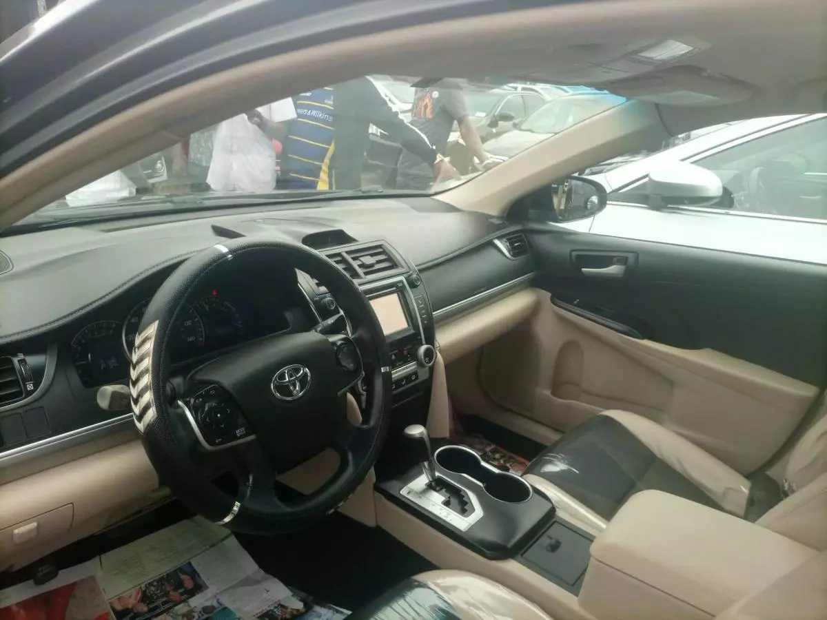 Toyota Camry   - 2013