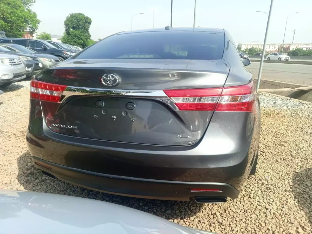 Toyota Avalon   - 2015