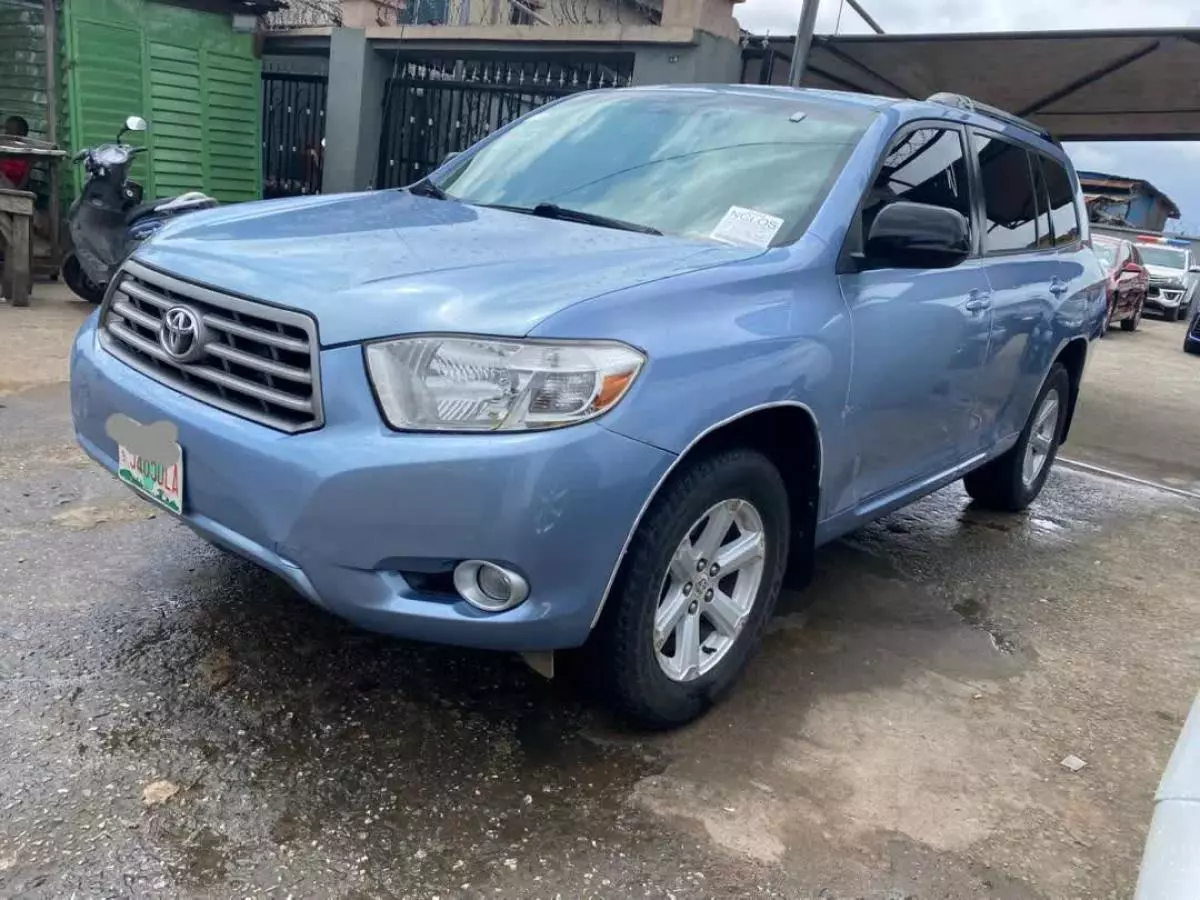 Toyota Highlander   - 2010