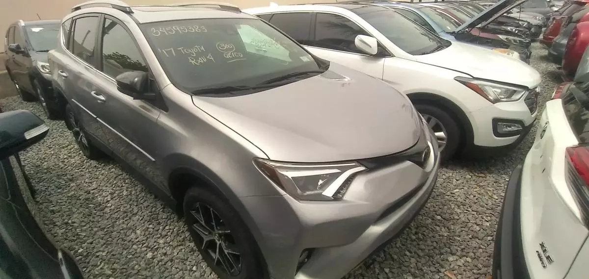 Toyota RAV 4 - 2017