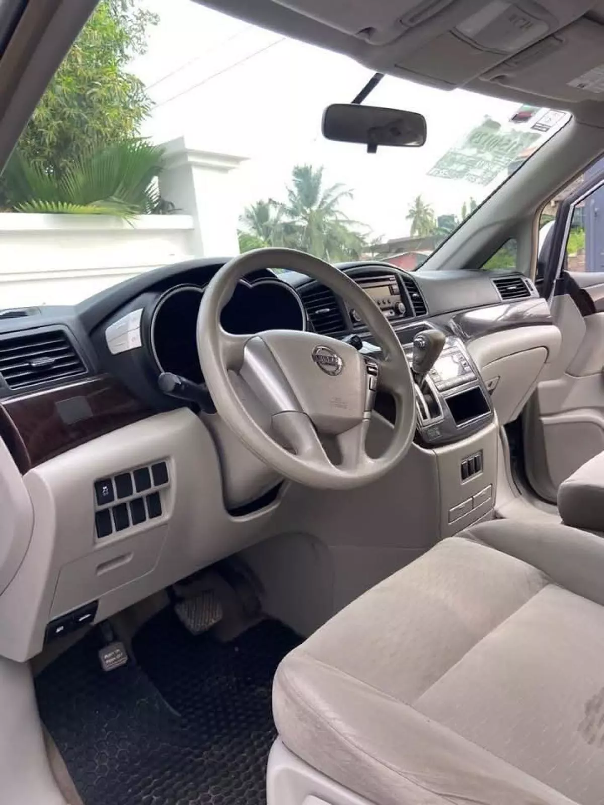 Nissan Quest   - 2013