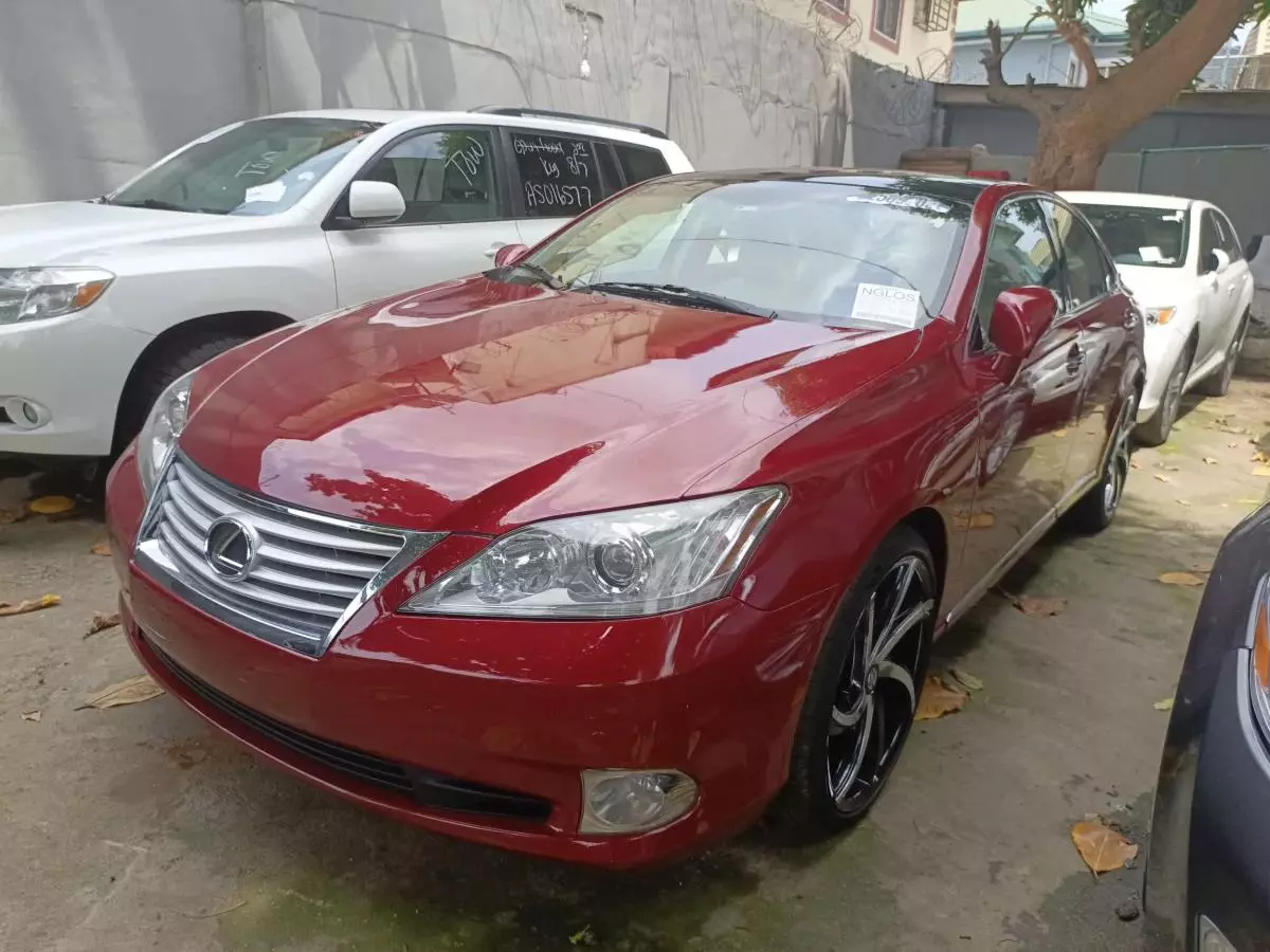 Lexus ES 350   - 2011