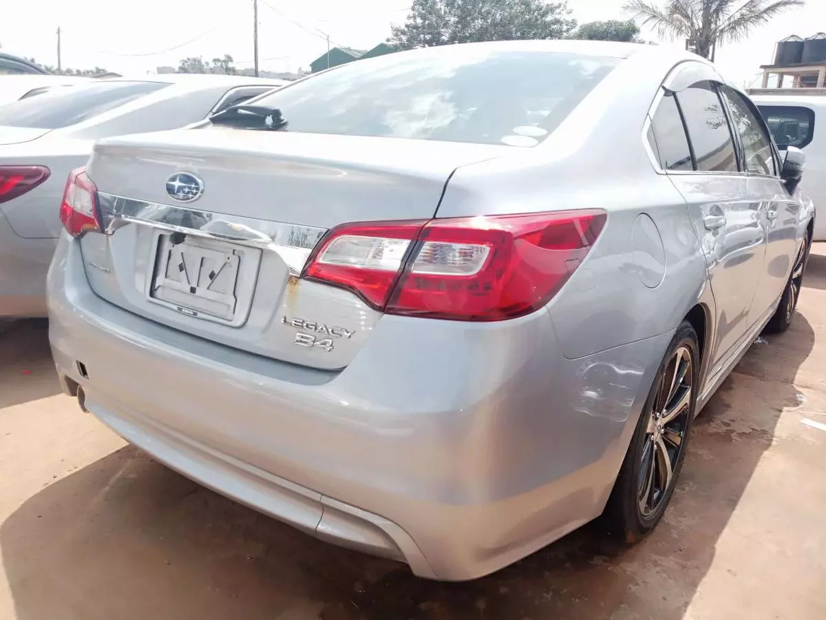 Subaru Legacy   - 2014