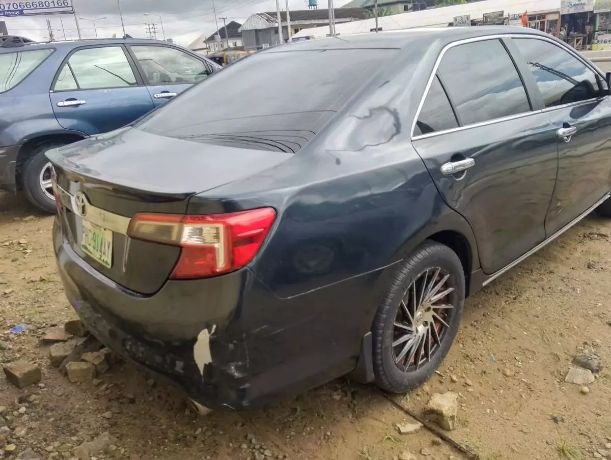 Toyota Camry   - 2012