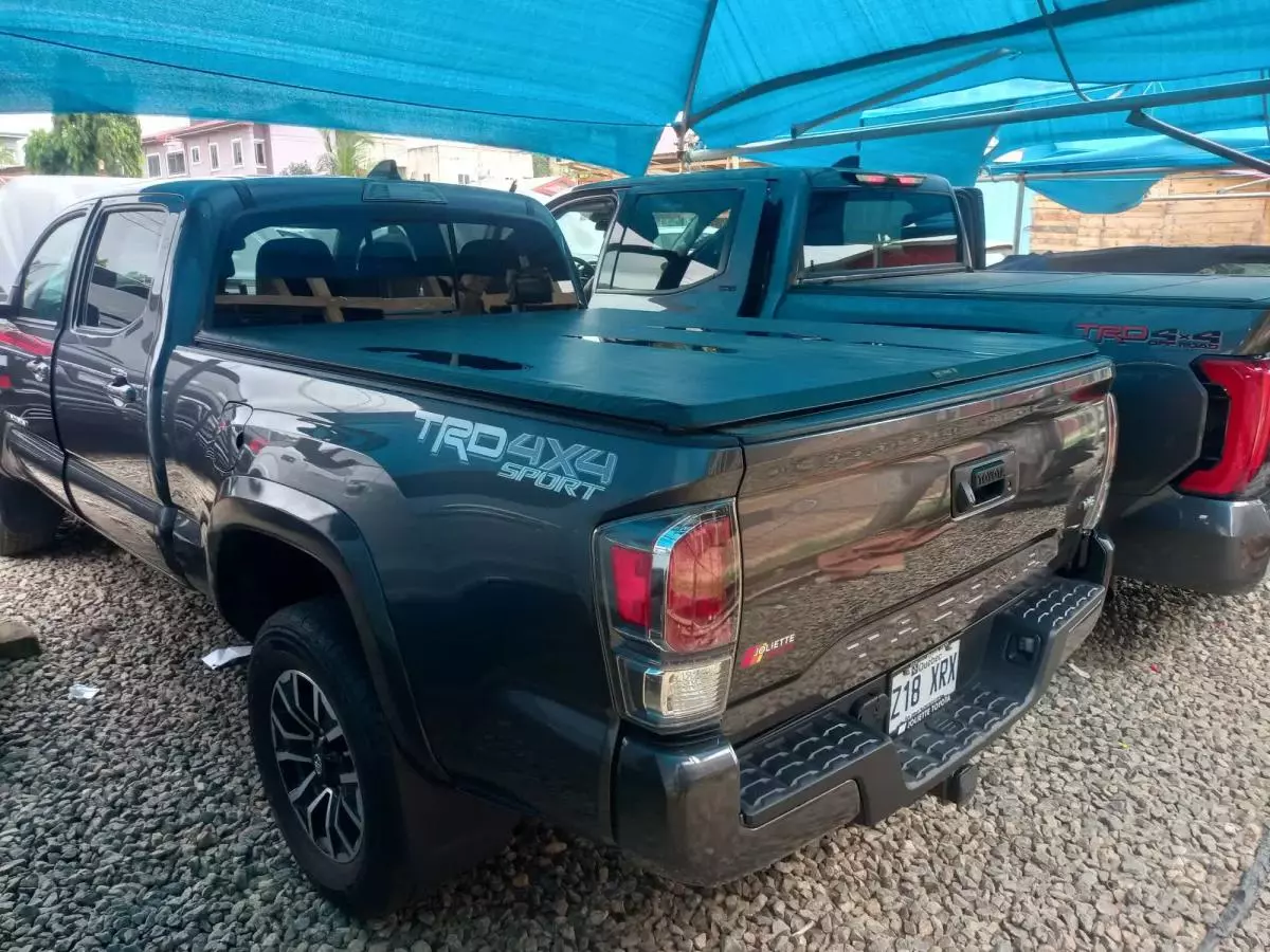 Toyota Tacoma   - 2021