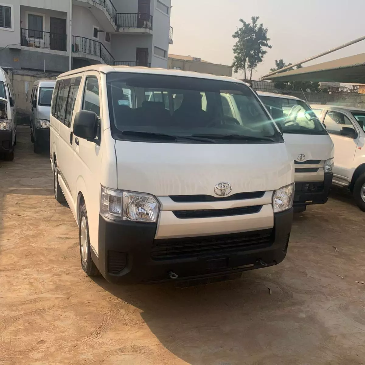 Toyota Hiace   - 2013