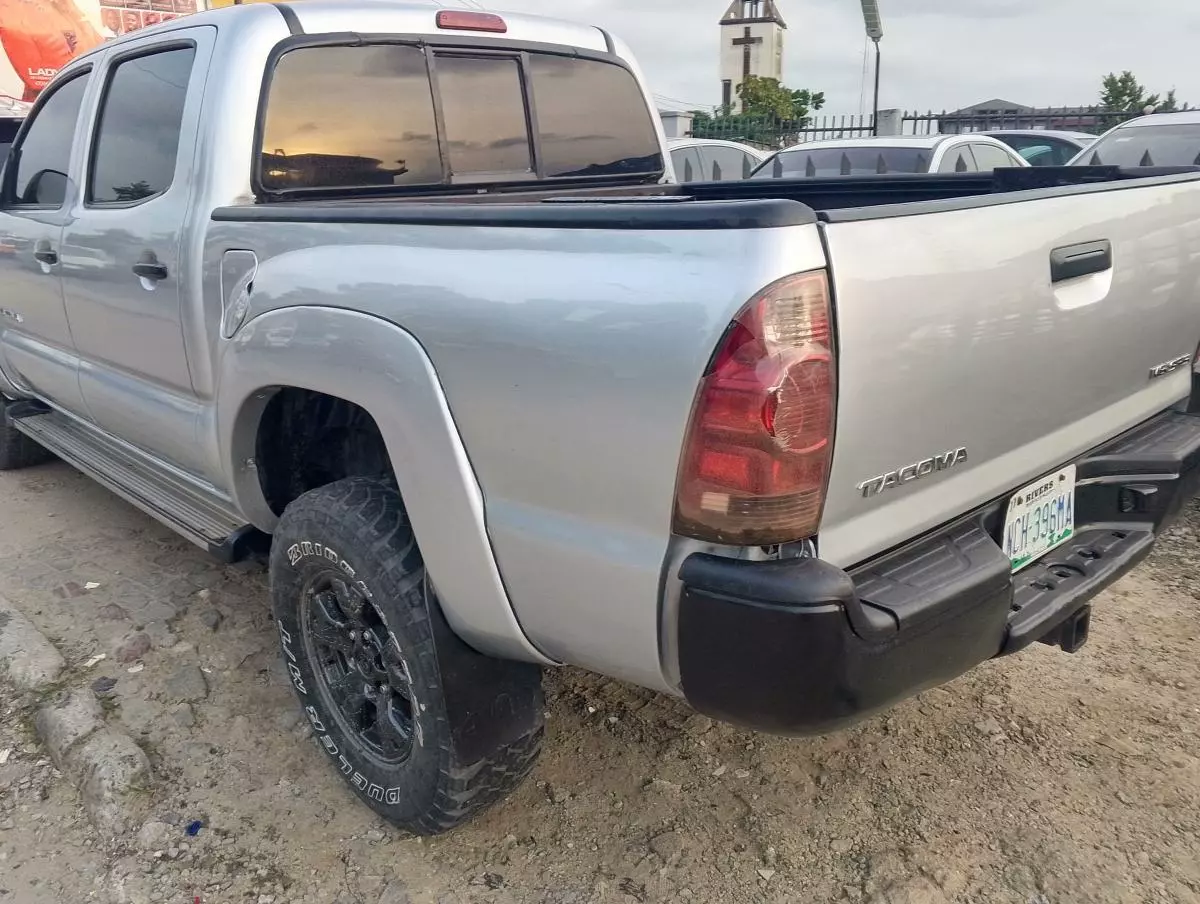 Toyota Tacoma   - 2006