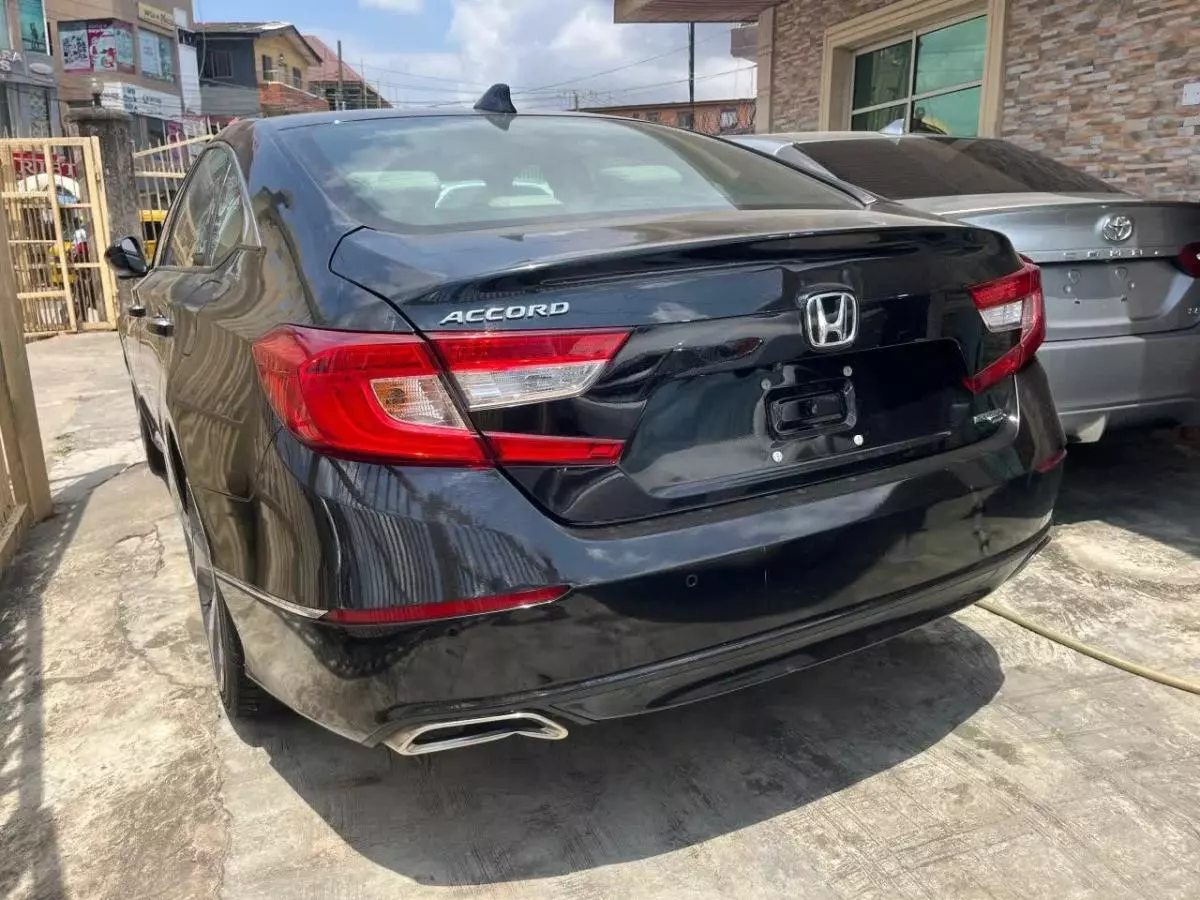 Honda Accord   - 2019