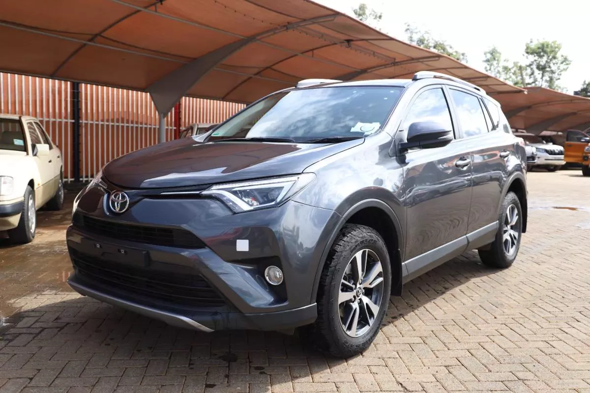 Toyota RAV 4   - 2017