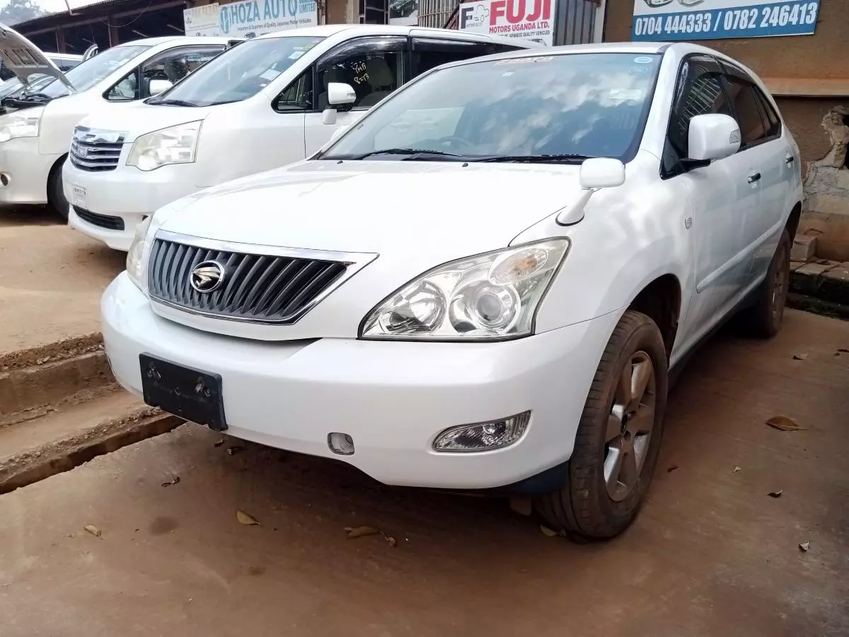 Toyota Harrier   - 2011