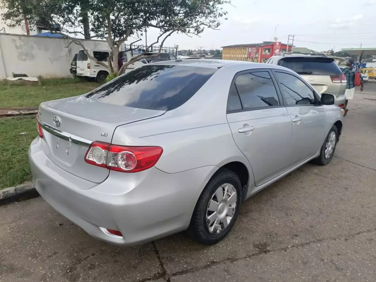 Toyota Corolla   - 2011