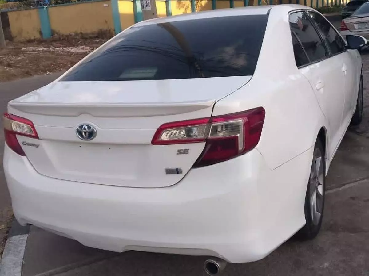 Toyota Camry   - 2013