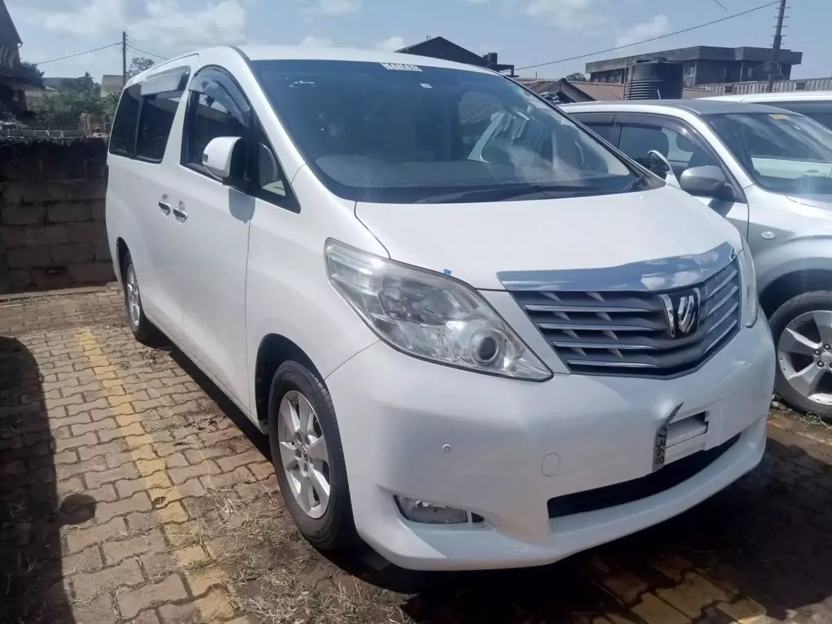 Toyota Alphard   - 2011