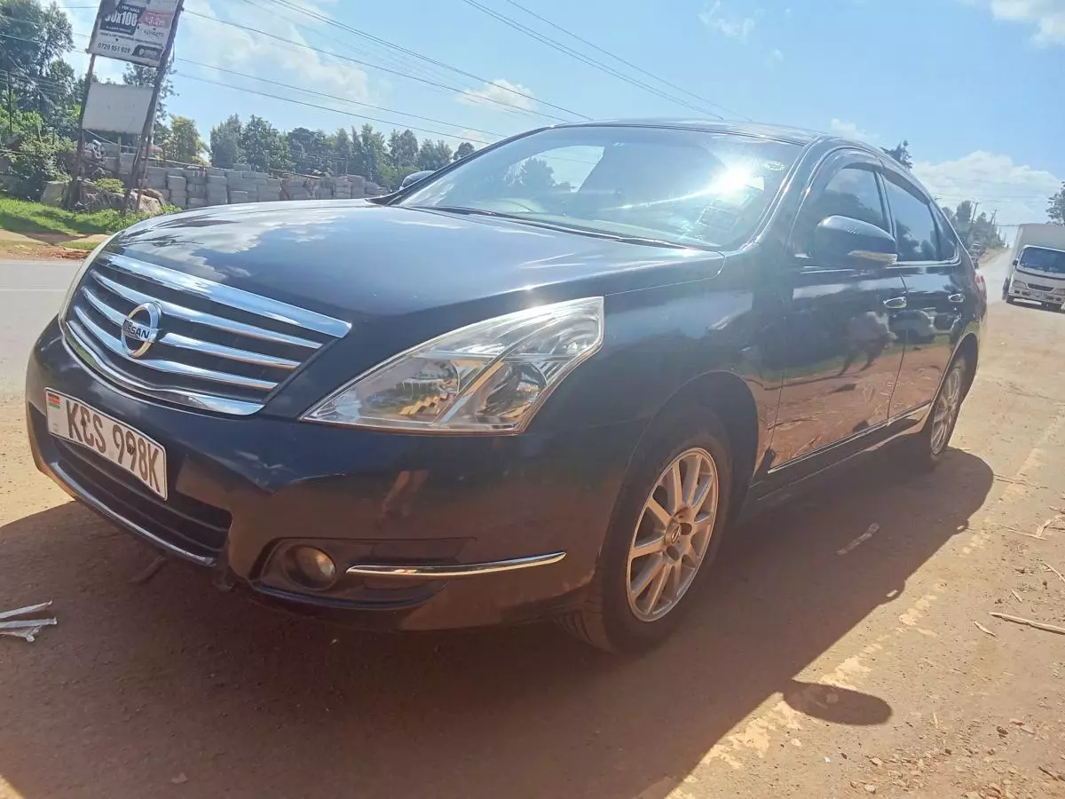 Nissan Teana   - 2011