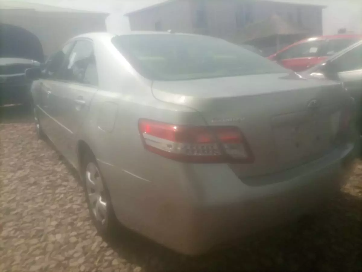 Toyota Camry - 2010