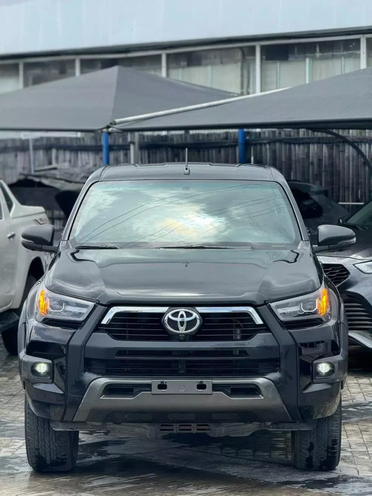 Toyota Hilux   - 2022