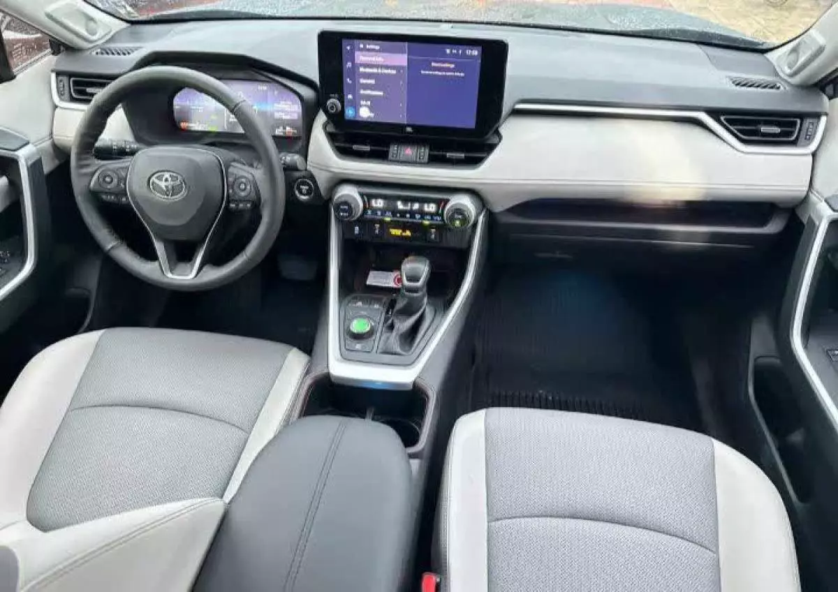 Toyota RAV 4   - 2021