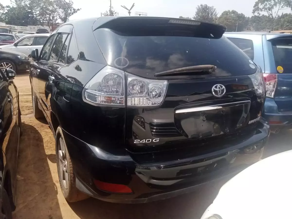 Toyota Harrier   - 2011