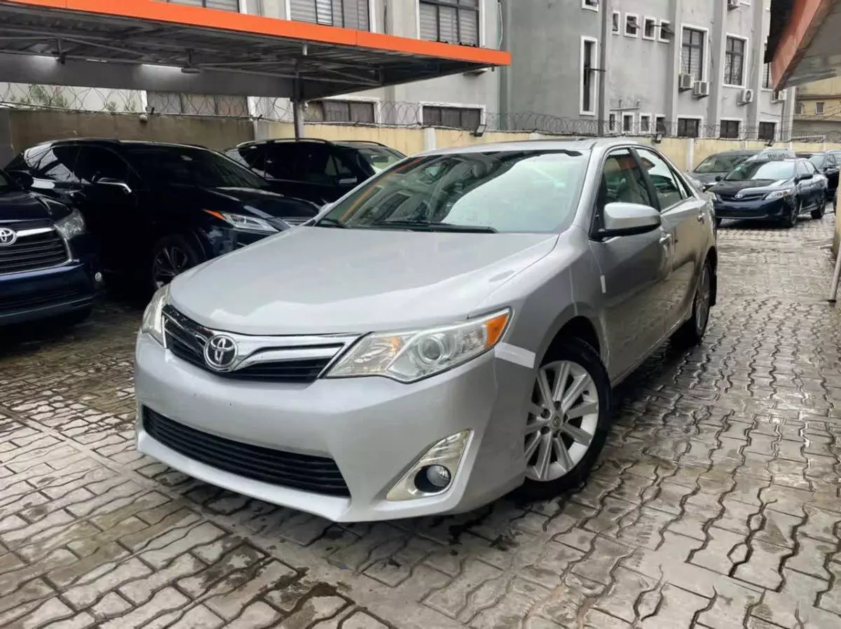 Toyota Camry   - 2012