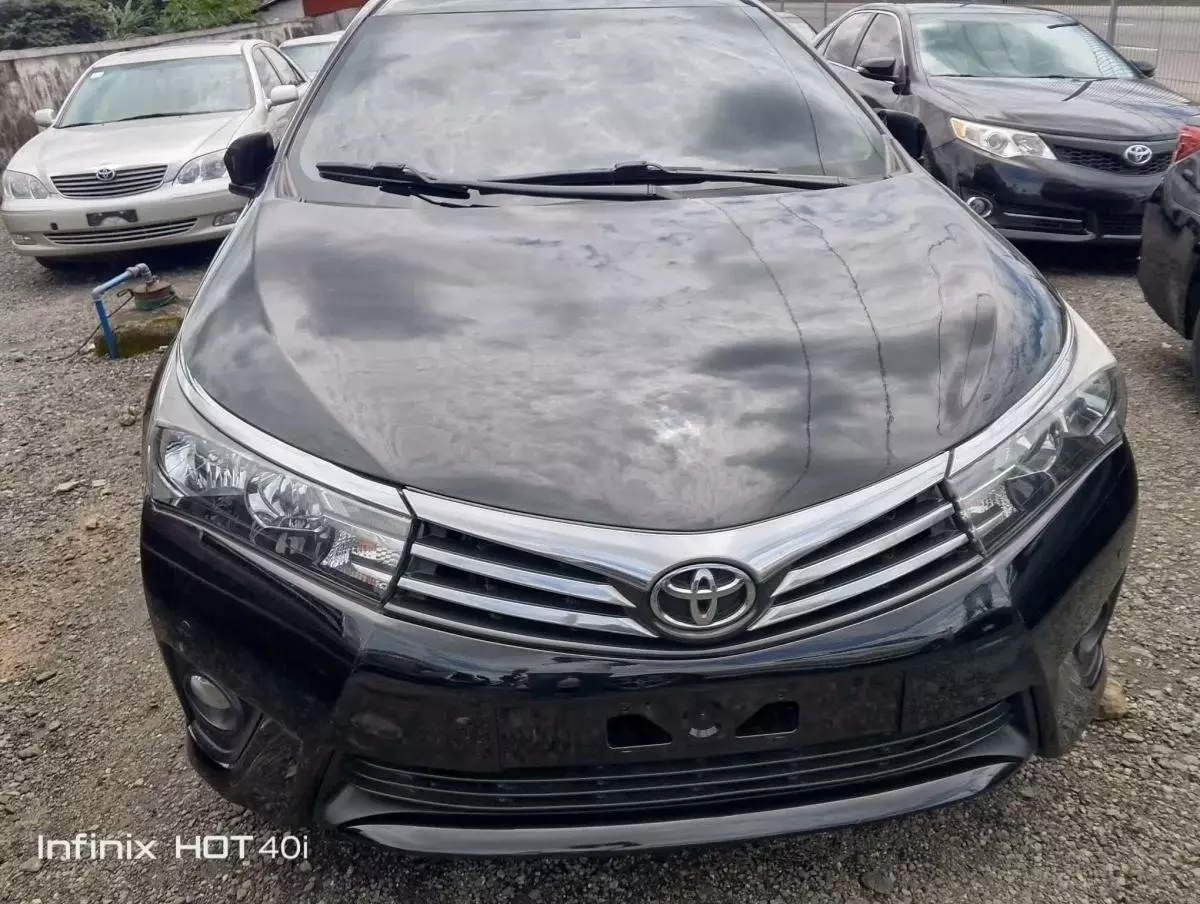 Toyota Corolla   - 2014