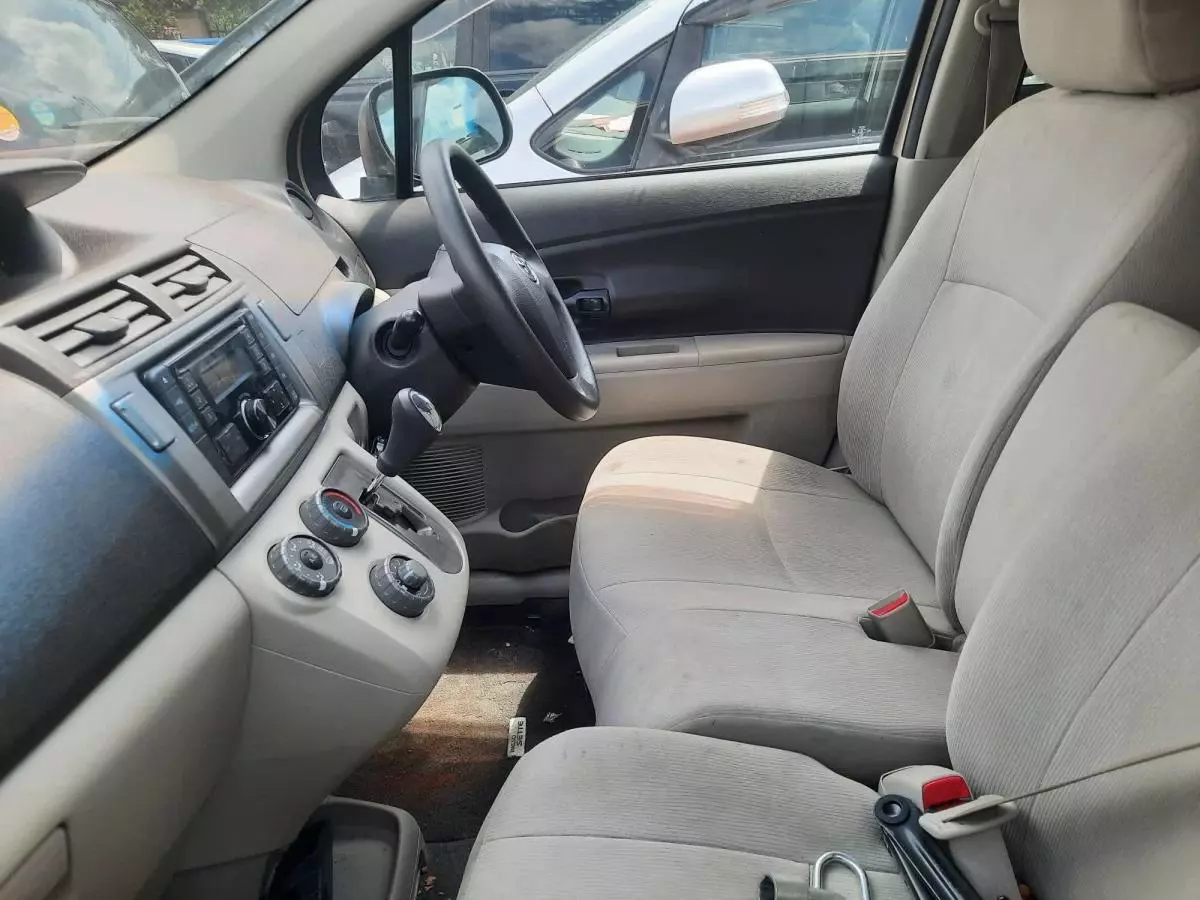 Toyota Passo Sette - 2009