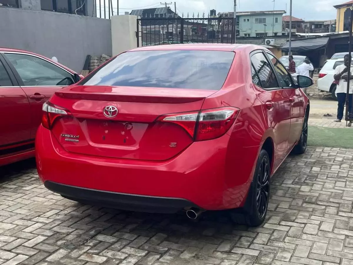 Toyota Corolla   - 2015