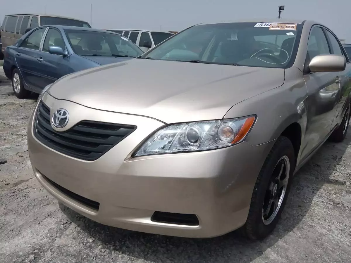 Toyota Camry   - 2008