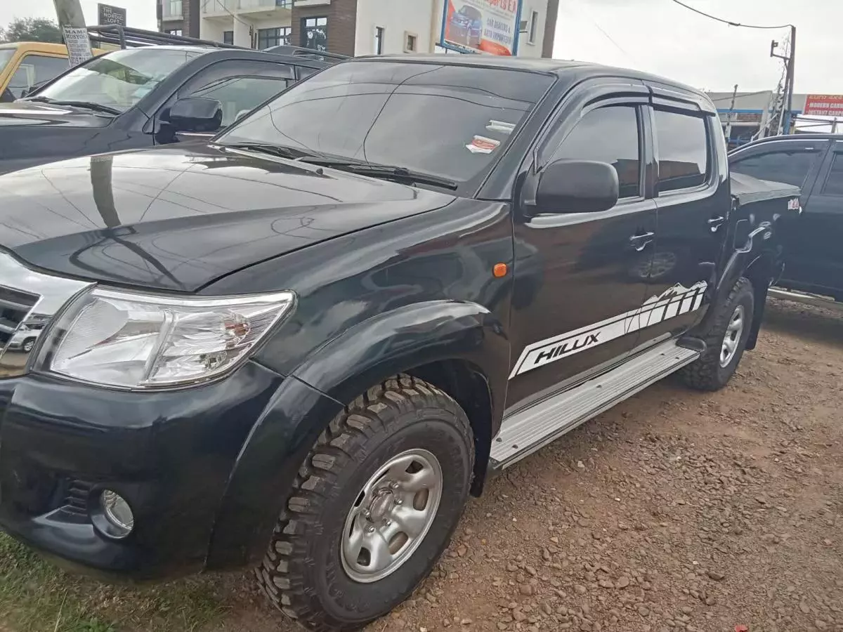 Toyota Hilux vigo    - 2013