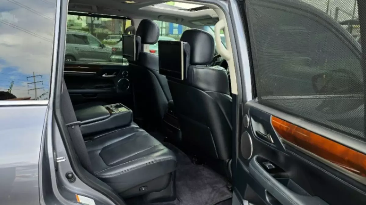 interiorBack